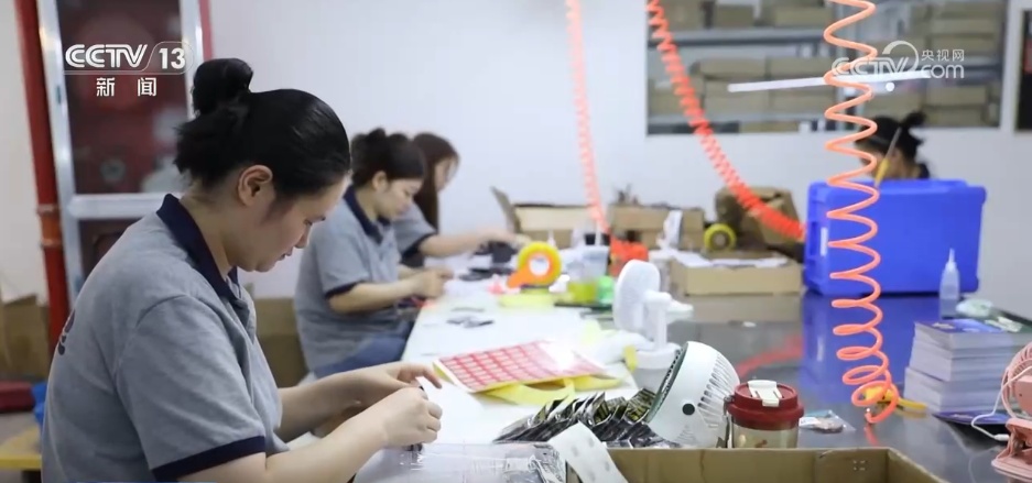 文創里的夏天 | “圈粉”又“吸金”，小文創撬動文旅大經濟與深層次文化傳播